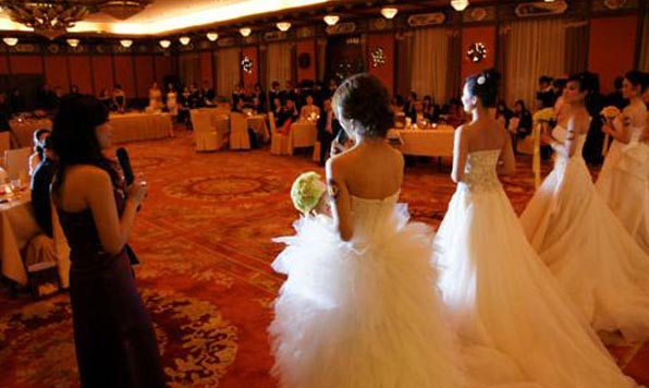 Rich Chinese women find love online