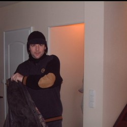 Barrymcneal1234, 19780402, Apple Valley, California, United States Barrymcneal1234, 19780402, Apple Valley, California, United States