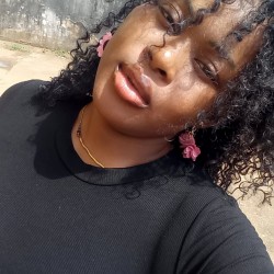 PRINCESSAPPLE, 20040221, Lagos, Lagos, Nigeria PRINCESSAPPLE, 20040221, Lagos, Lagos, Nigeria